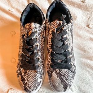 Bamboo faux snakeskin sneakers